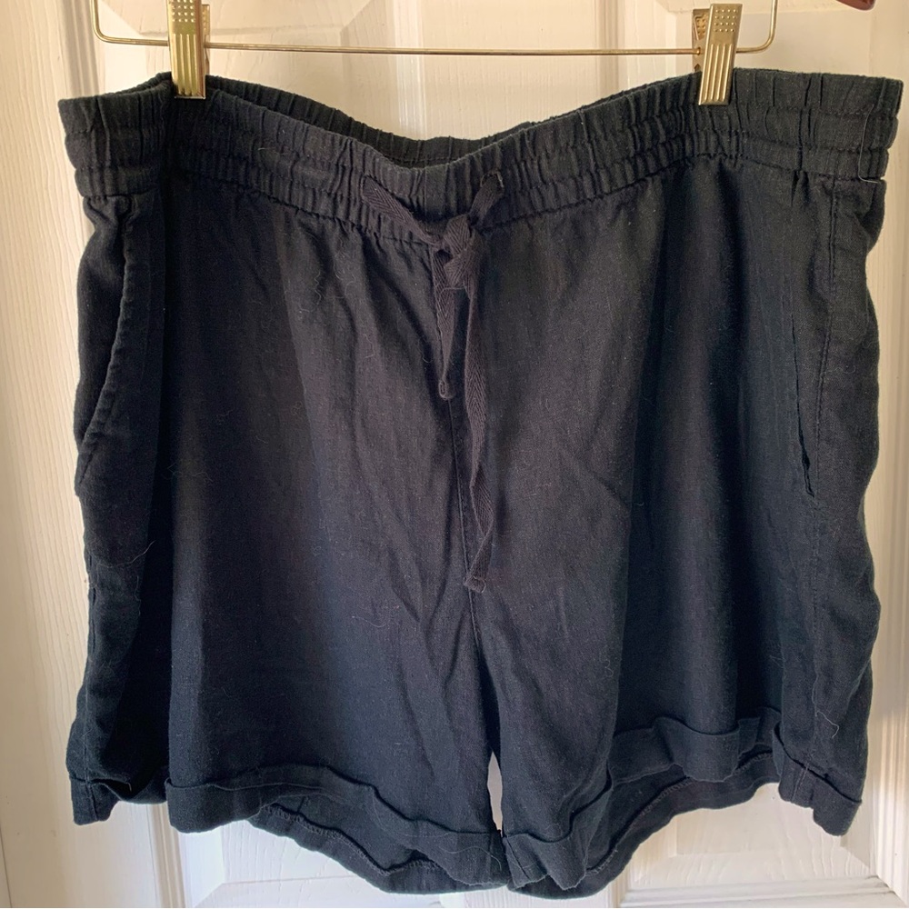 ☀️ 3/$20 OLD NAVY Shorts XL